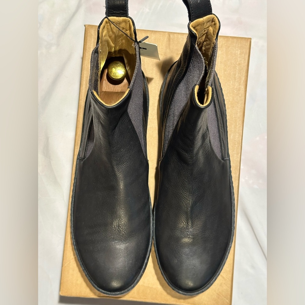 High Top Loafer model S9V2-R
BLacK (SueS)
